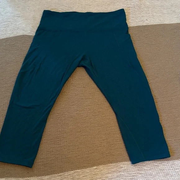 Athleta Women's Dark Teal Leggings capri - Picture 1 of 3